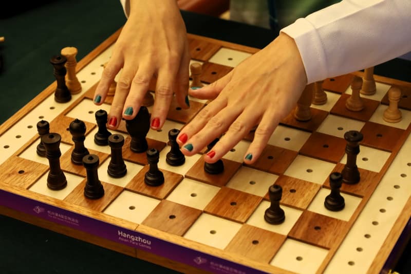 国际象棋和围棋即使是视障人士也可以享受，他们可以与健全的棋手平等地比赛——亚洲残奥会比赛……但在日本，选择不多，盲人学校也只玩黑白棋（ 47NEWS) - 雅虎新闻