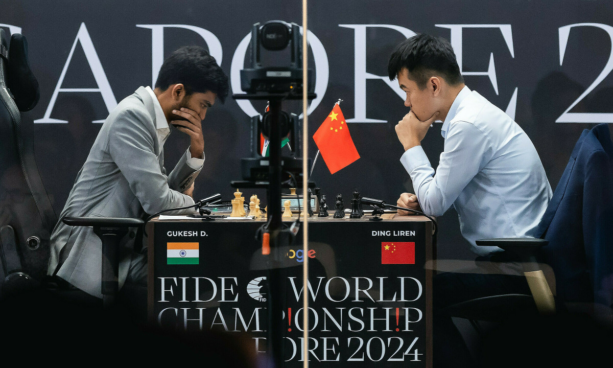 丁立仁 (Dinh Lap Nhan) 在国际象棋世界决赛中领先挑战者